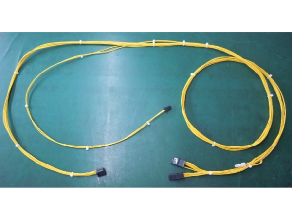 油圧用J1100コネクタ搭載 組ハーネス | 産業用ハーネス加工＆ユニット組立ソリューション