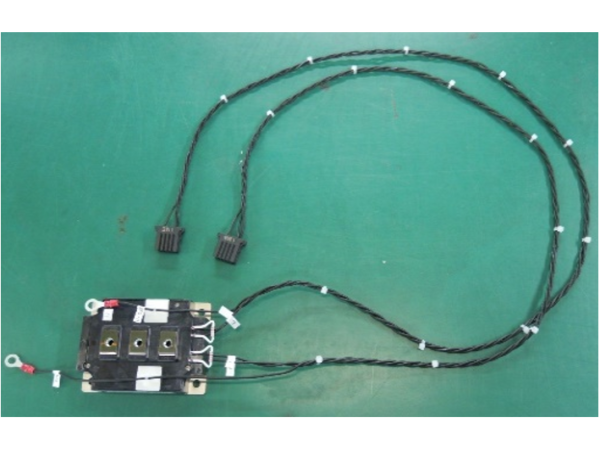 D3100コネクタ搭載絶縁丸形端子付 電子部品ハーネス | 産業用ハーネス加工＆ユニット組立ソリューション